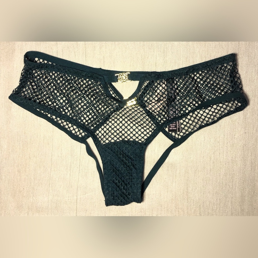 BNWT SEXY BACKLESS PANTIES size XS Victorias Secret